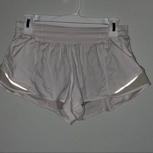 NWOT LULULEMON HOTTY HOT SHORT 2.5 INCH!